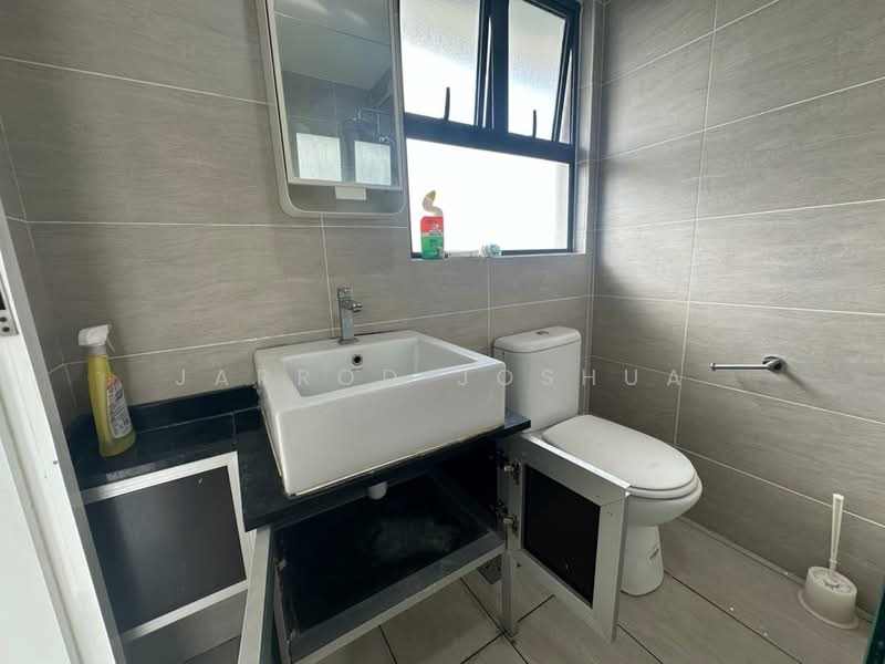 Servis Apartment untuk Dijual di Maisson - Jarrod Joshua - Bathroom - PropertyGuru.com.my