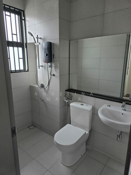 2-storey Terraced House for Sale in Elmina (Shah Alam) - Angelina Maria - Bathroom - PropertyGuru.com.my