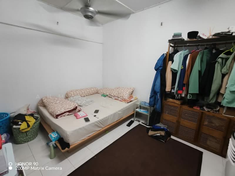 Pangsapuri untuk Dijual di Pantai Indah Fasa 1 - Ahmad Gadafi Md Nor - Bedroom - PropertyGuru.com.my