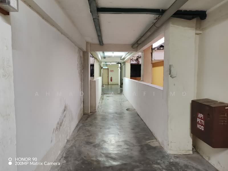 Pangsapuri untuk Dijual di Pantai Indah Fasa 1 - Ahmad Gadafi Md Nor - Corridor - PropertyGuru.com.my
