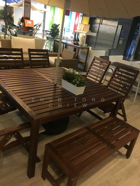 Master balcony outdoor set