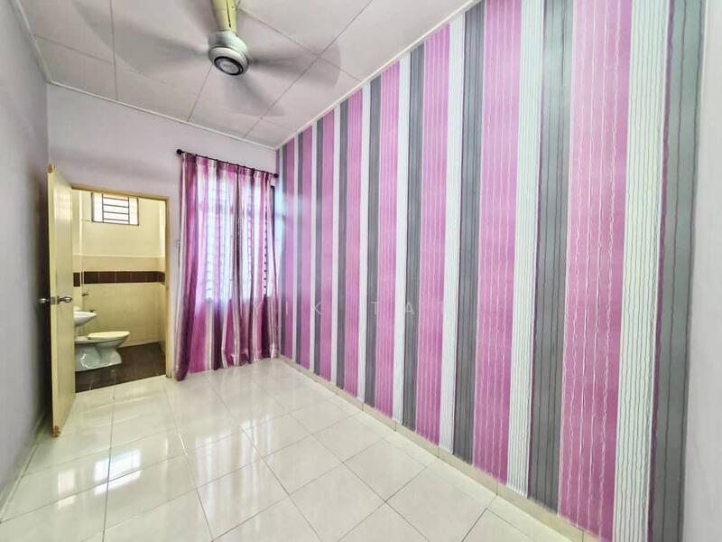 2-storey Terraced House for Sale in Taman JP Perdana (Johor Bahru) - Yik Tat - Bedroom - PropertyGuru.com.my