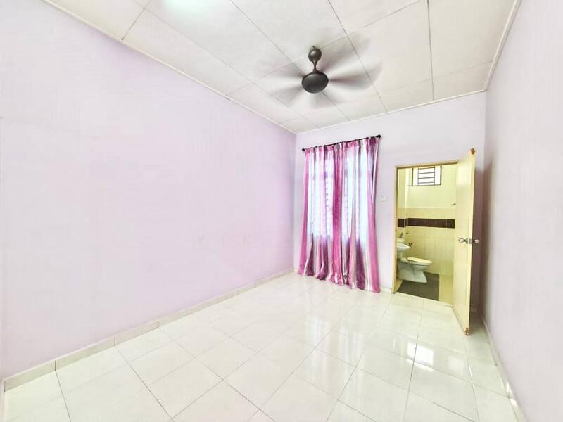 2-storey Terraced House for Sale in Taman JP Perdana (Johor Bahru) - Yik Tat - Bedroom - PropertyGuru.com.my