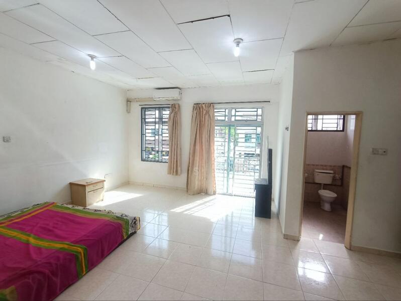 2-storey Terraced House for Rent in Taman Pulai Utama (Skudai) - Lewis Tai - Bedroom - PropertyGuru.com.my