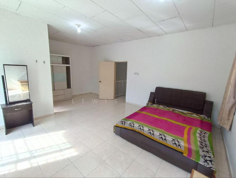 2-storey Terraced House for Rent in Taman Pulai Utama (Skudai) - Lewis Tai - Bedroom - PropertyGuru.com.my