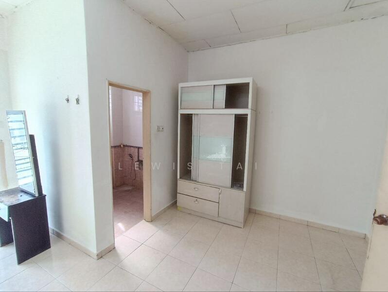 2-storey Terraced House for Rent in Taman Pulai Utama (Skudai) - Lewis Tai - Bathroom - PropertyGuru.com.my