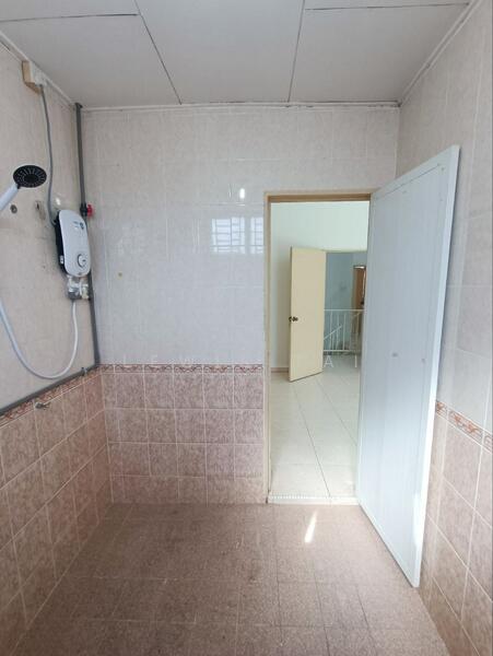 2-storey Terraced House for Rent in Taman Pulai Utama (Skudai) - Lewis Tai - Bathroom - PropertyGuru.com.my