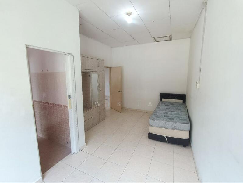 2-storey Terraced House for Rent in Taman Pulai Utama (Skudai) - Lewis Tai - Bedroom - PropertyGuru.com.my