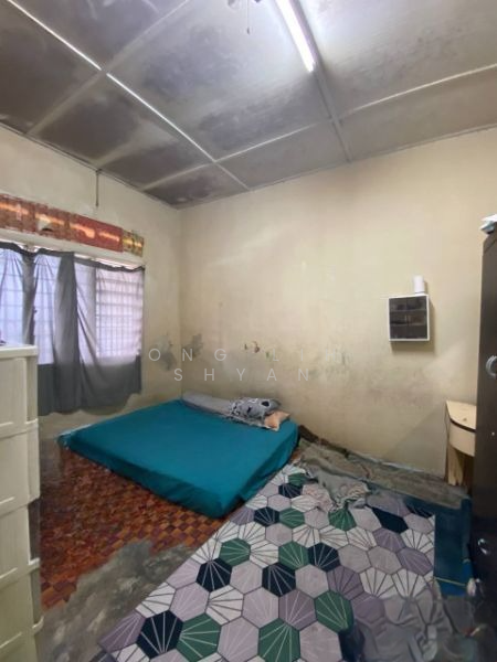 Taman Johor Jaya untuk Untuk Dijual - RM 450,000, Mac 2026 - Bedroom - PropertyGuru.com.my