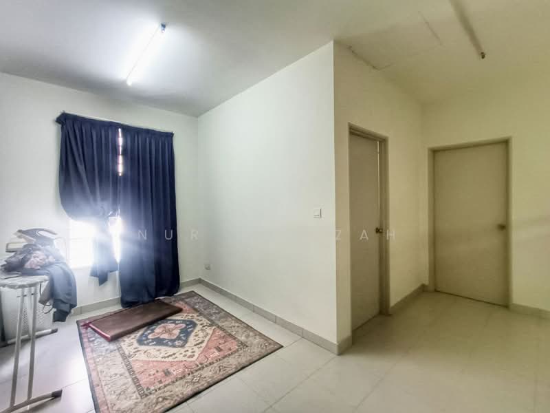 2-storey Terraced House for Sale in Puncak Alam (Selangor) - Nur Hanizah - Bedroom - PropertyGuru.com.my
