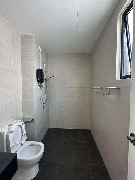 Rumah Bandar untuk Disewa di Eco Ardence (Setia Alam) - Lim Lee Lee - Bathroom - PropertyGuru.com.my