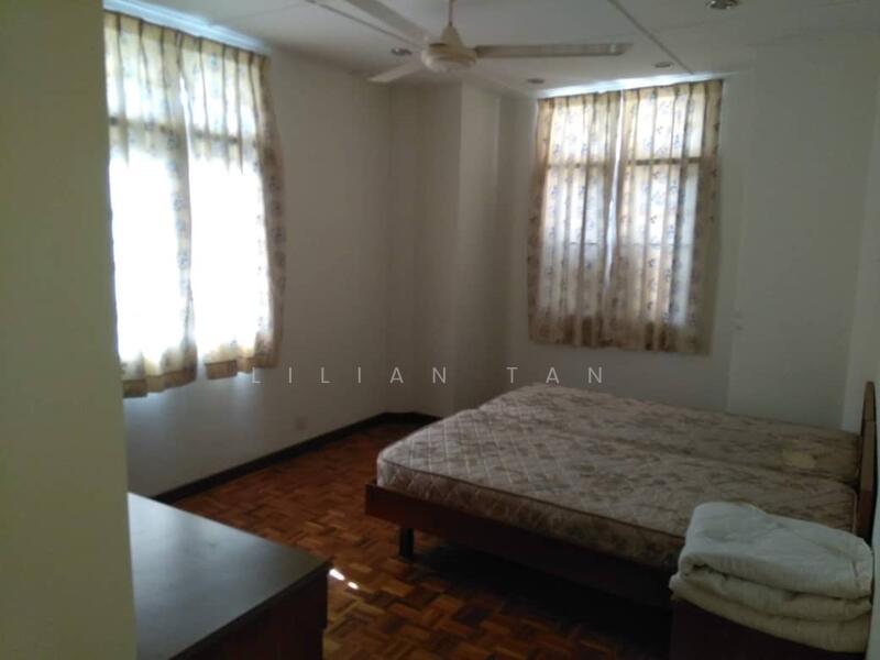 Untuk Disewa - Sri Emas