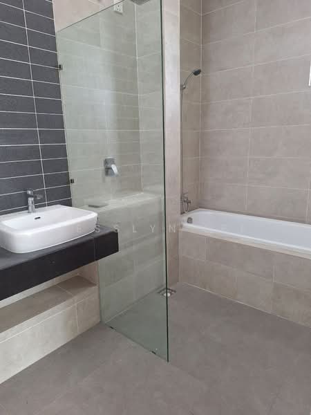 Semi-Detached House for Sale in Eco Majestic (Semenyih) - Jesslyn Lee - Bathroom - PropertyGuru.com.my