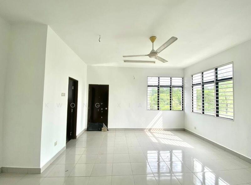 2-storey Terraced House for Sale in Rawang (Selangor) - Kwong Xiao Wei - Living Room - PropertyGuru.com.my