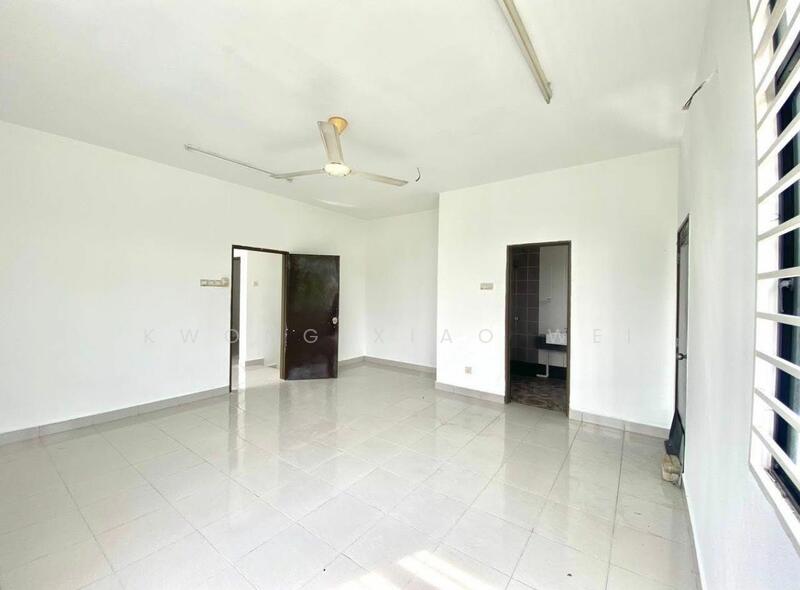 2-storey Terraced House for Sale in Rawang (Selangor) - Kwong Xiao Wei - Living Room - PropertyGuru.com.my