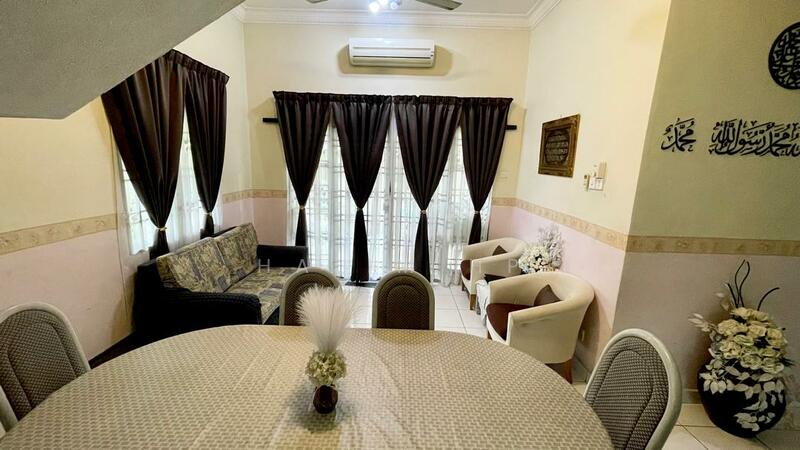 Rumah Berkembar untuk Dijual di Bandar Tasik Kesuma (Beranang) - Halim HP - Dining Room - PropertyGuru.com.my