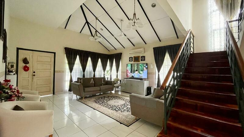 Rumah Berkembar untuk Dijual di Bandar Tasik Kesuma (Beranang) - Halim HP - Living Room - PropertyGuru.com.my