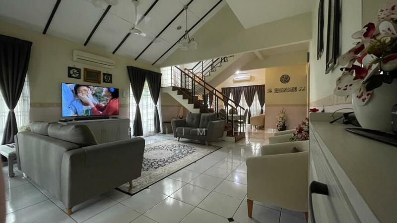 Rumah Berkembar untuk Dijual di Bandar Tasik Kesuma (Beranang) - Halim HP - Living Room - PropertyGuru.com.my