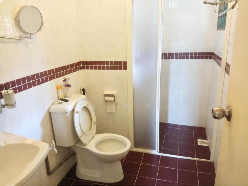Rumah Berkembar untuk Dijual di Bandar Tasik Kesuma (Beranang) - Halim HP - Bathroom - PropertyGuru.com.my