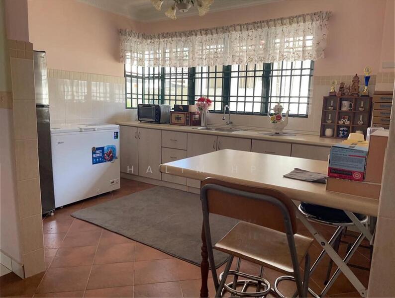 Rumah Berkembar untuk Dijual di Bandar Tasik Kesuma (Beranang) - Halim HP - Kitchen - PropertyGuru.com.my