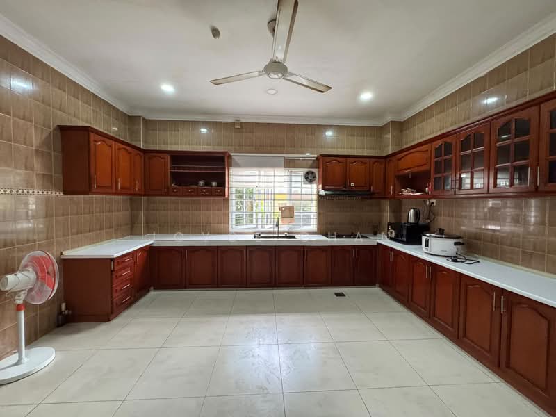 Bungalow House untuk Disewa di Country Heights (Kajang) - Joyce Chan - Kitchen - PropertyGuru.com.my