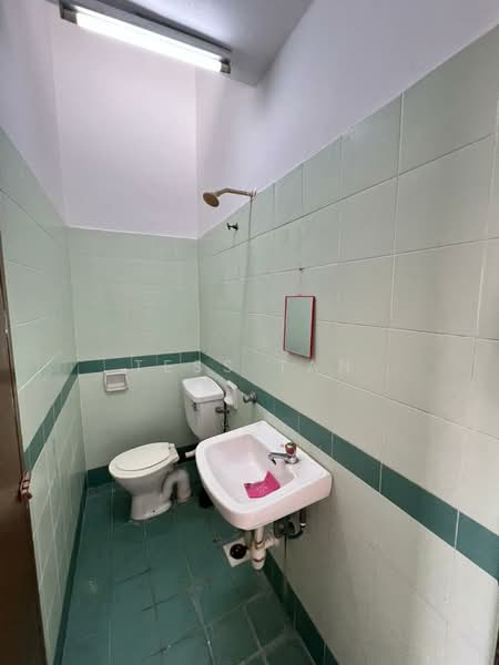 2-storey Terraced House for Sale in Taman Sri Sinar (Segambut) - Tess Tan - Bathroom - PropertyGuru.com.my