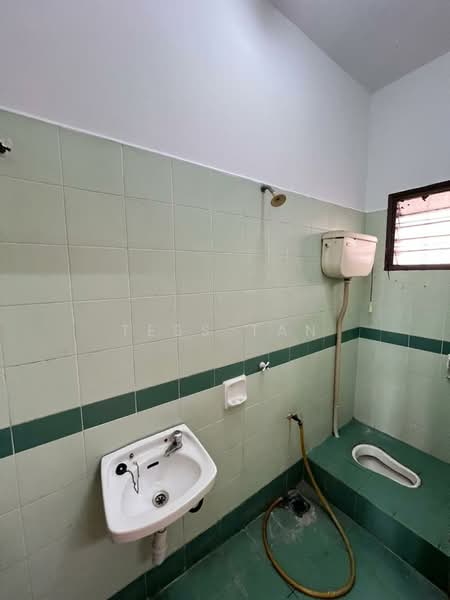 2-storey Terraced House for Sale in Taman Sri Sinar (Segambut) - Tess Tan - Bathroom - PropertyGuru.com.my