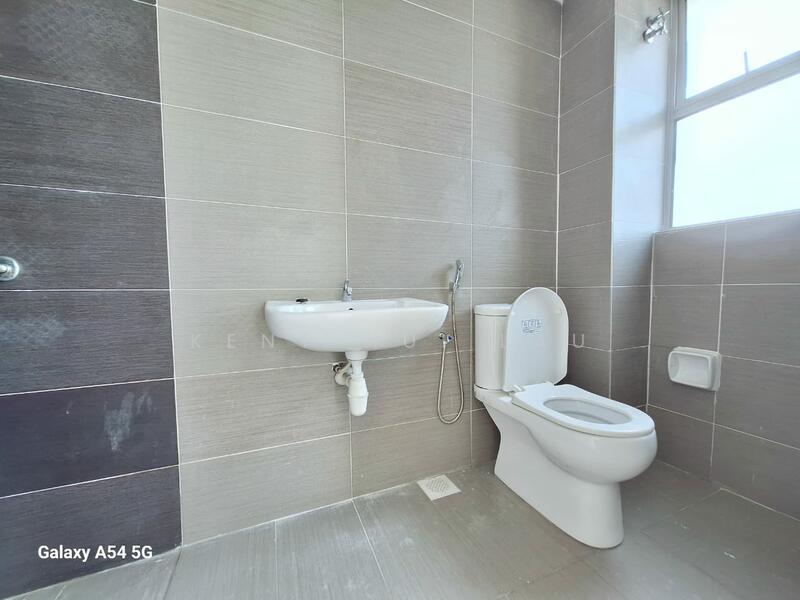 Taman Dato Demang untuk Untuk Dijual - RM 780,000, Mac 2026 - Bathroom - PropertyGuru.com.my