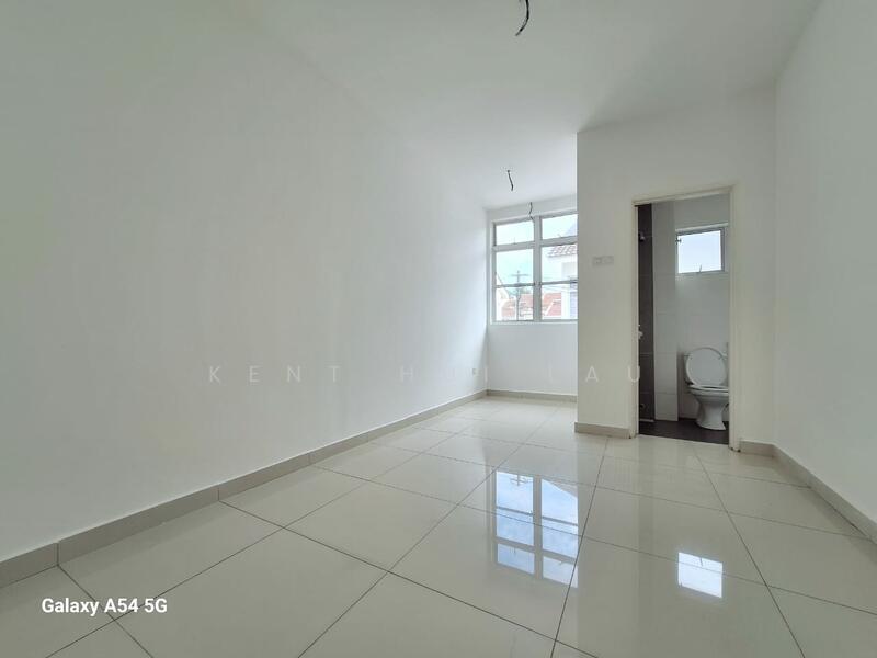 Taman Dato Demang untuk Untuk Dijual - RM 780,000, Mac 2026 - Living Room - PropertyGuru.com.my