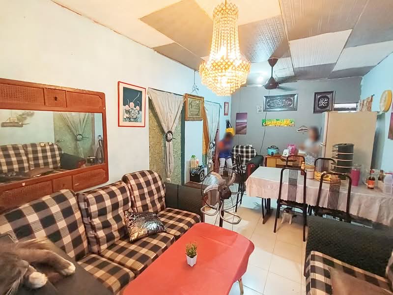 Taman Cempaka untuk Untuk Dijual - RM 148,000, Mac 2026 - Living Room - PropertyGuru.com.my