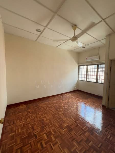 Rumah Teres 2 Tingkat untuk Disewa di Taman Tun Dr Ismail (Kuala Lumpur) - Juliana Mahmud - Bedroom - PropertyGuru.com.my