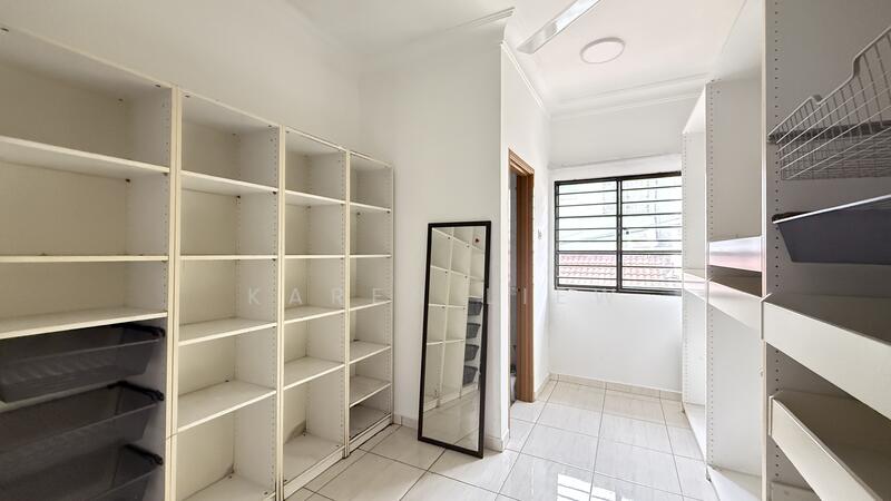 2-storey Terraced House for Sale in Bandar Damai Perdana (Cheras) - Karen Liew - Walk-in Closet - PropertyGuru.com.my
