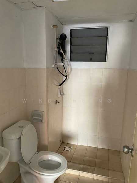 Apartment for Sale at Bayu Puteri - Wind Cheang - Bathroom - PropertyGuru.com.my