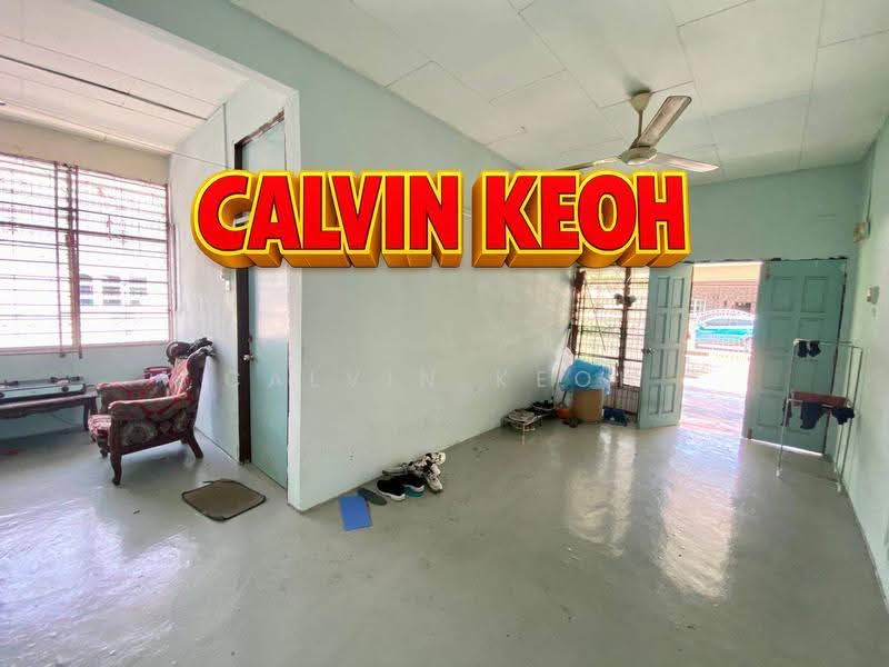 1-storey Terraced House for Sale in Taman Seri Indah (Batu Maung) - Calvin Keoh - Living Room - PropertyGuru.com.my