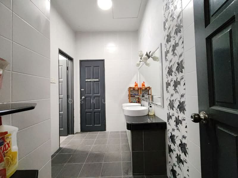 Semi-Detached House for Sale in Kajang (Selangor) - Joshua Yong - Bathroom - PropertyGuru.com.my