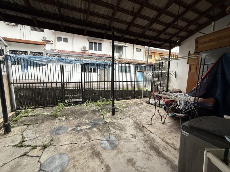 Yard covered w awnings