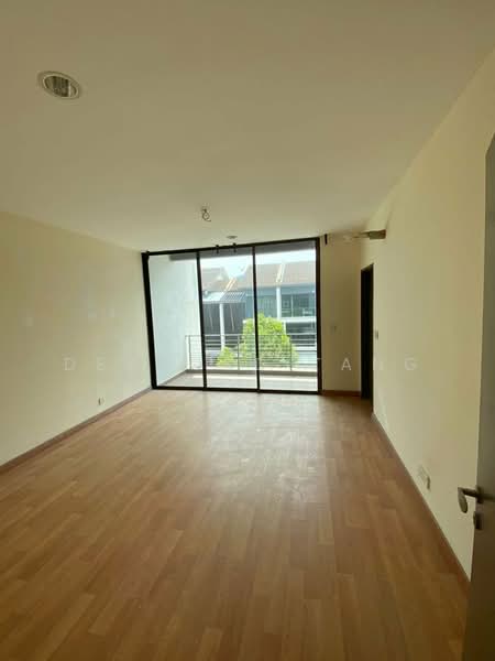3-storey Terraced House for Sale in Batu Caves (Selangor) - Desmond Tang - Living Room - PropertyGuru.com.my