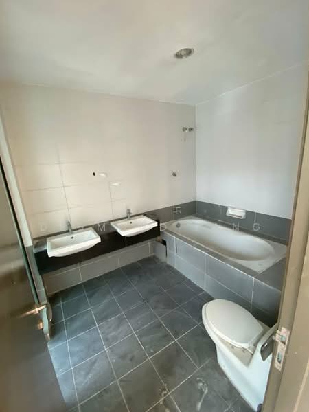 3-storey Terraced House for Sale in Batu Caves (Selangor) - Desmond Tang - Bathroom - PropertyGuru.com.my
