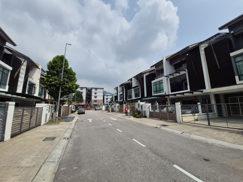 3-storey Terraced House for Sale in Batu Caves (Selangor) - Desmond Tang - PropertyGuru.com.my