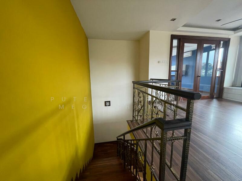 Home Office on 3rd Floor