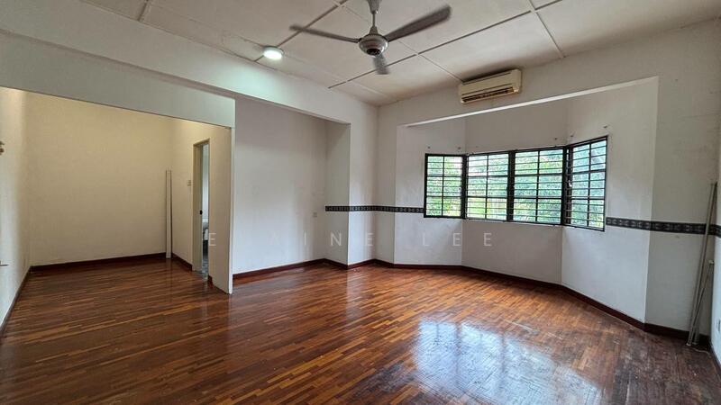 Upstairs - Master Room