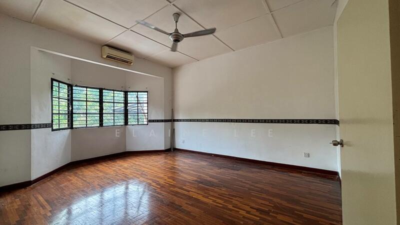 Upstairs - Master Room