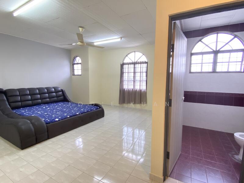 Bedroom 4 attached with Bathroom