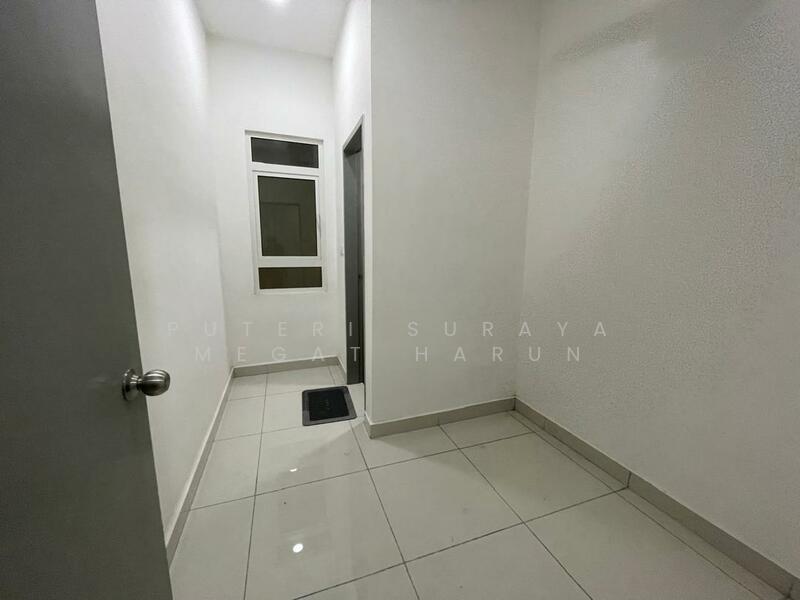 Dual Key Unit with Bathroom