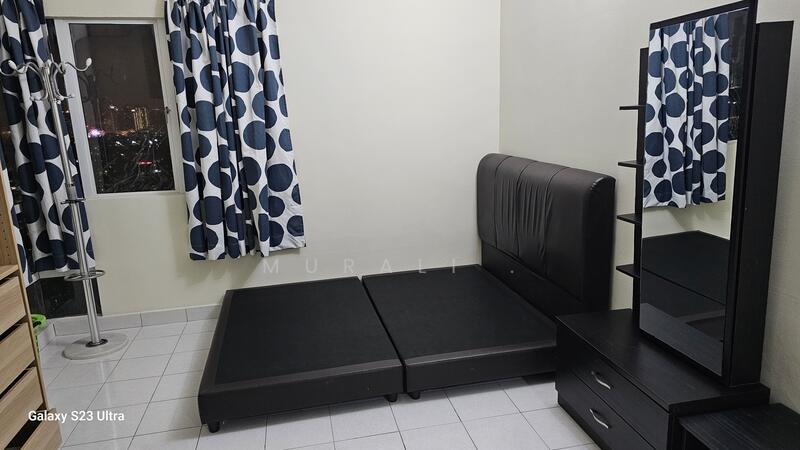 Master Room with Bed Frame 