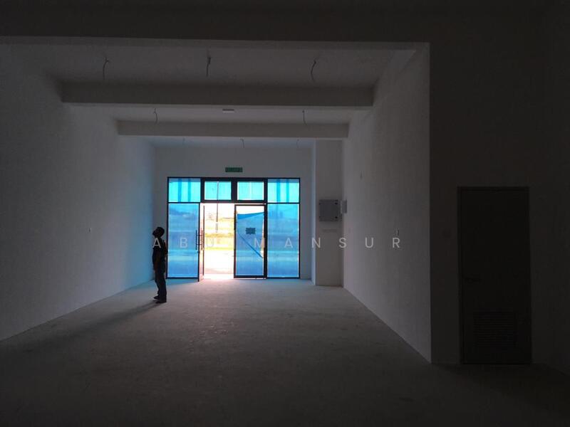 Shop for Sale in Shah Alam (Selangor) - Abu Mansur - Entrance - PropertyGuru.com.my