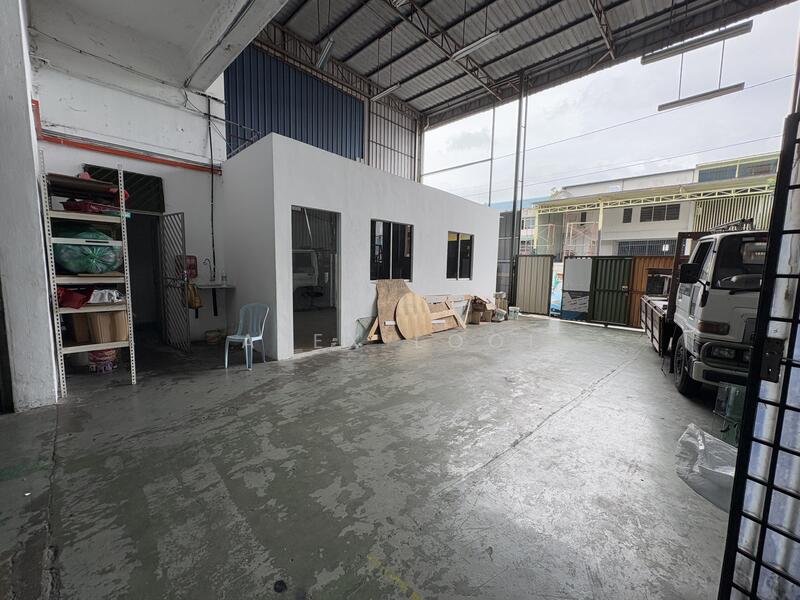 For Rent - Kawasan Perindustrian Taman Universiti Factory