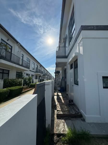 2-storey Terraced House for Sale in Puncak Alam (Selangor) - Nur Hanizah - Exterior - PropertyGuru.com.my