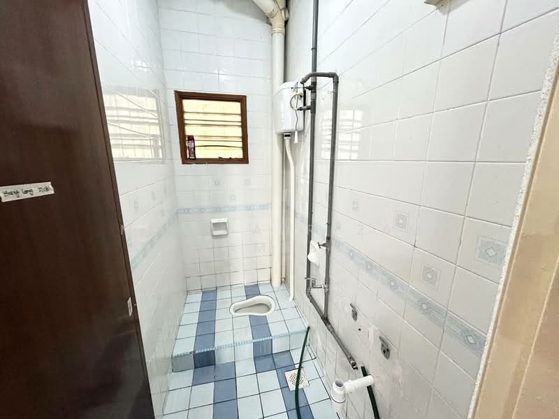 2-storey Terraced House for Sale in Seksyen 7 (Shah Alam) - Mohd Adryzam - Bathroom - PropertyGuru.com.my