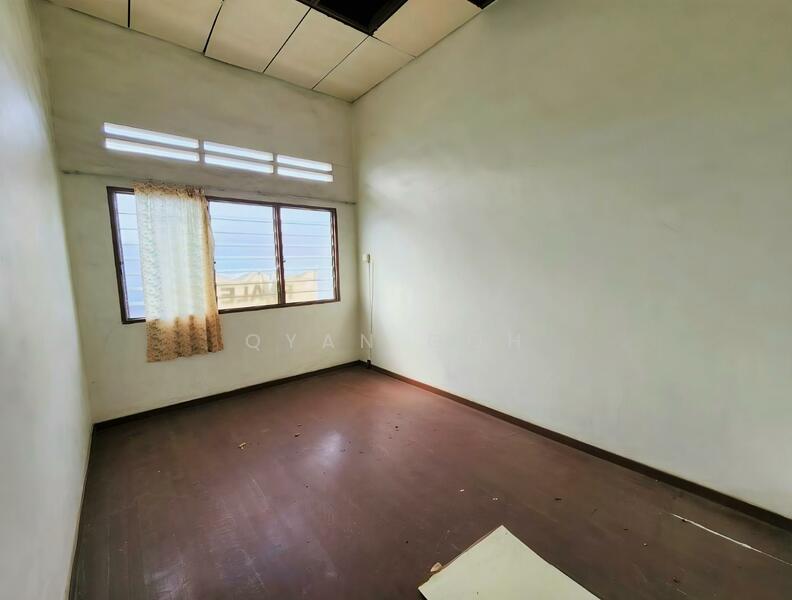 Terraced House for Sale in Island Glades (Jelutong) - Qyan Goh - Bedroom - PropertyGuru.com.my